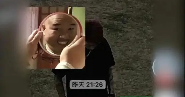 贴药瓶标签，写护理报告，工作“外包”男友，只是护士脑子有问题