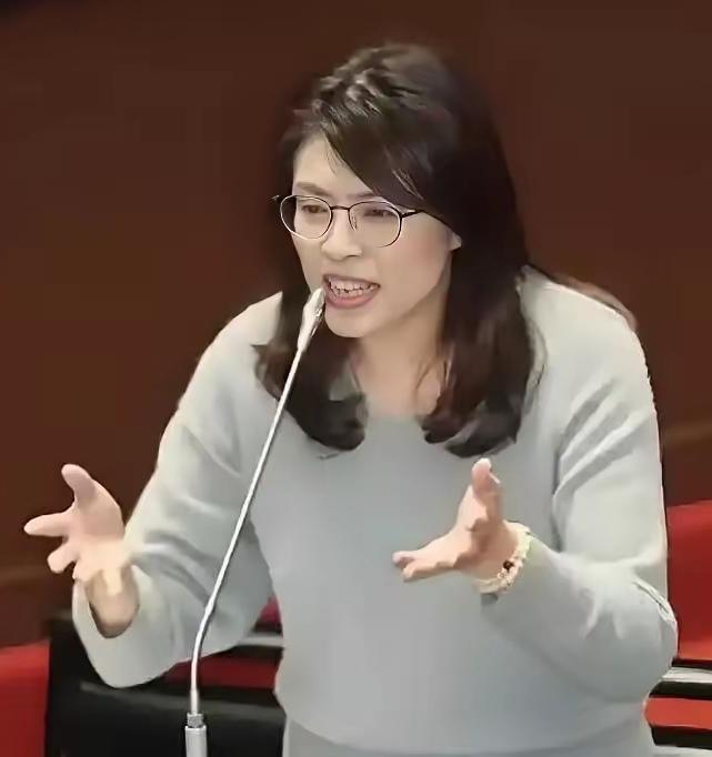 郑丽文自当选国民党主席至今，为何只谈和平不谈统一？这是很多同胞都想知道其中的原因