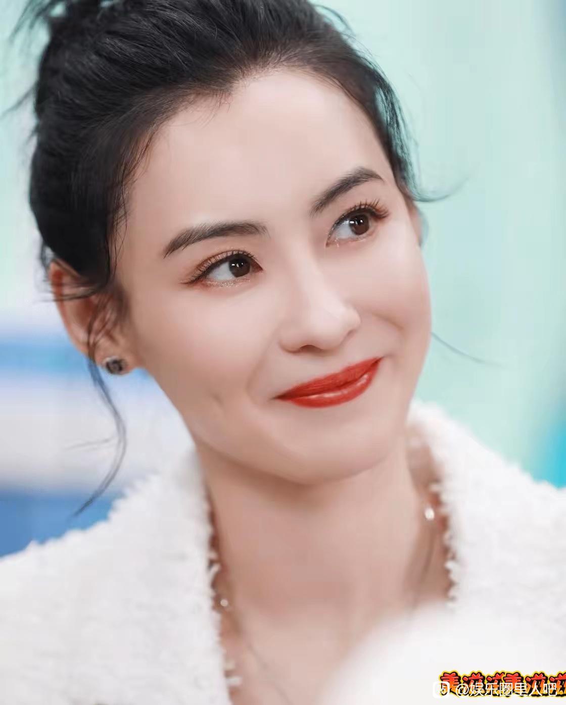 谢贤的话应验了，他曾经说过，张柏芝是一位好妈妈在谢贤永远离开后的几小时内，张柏芝