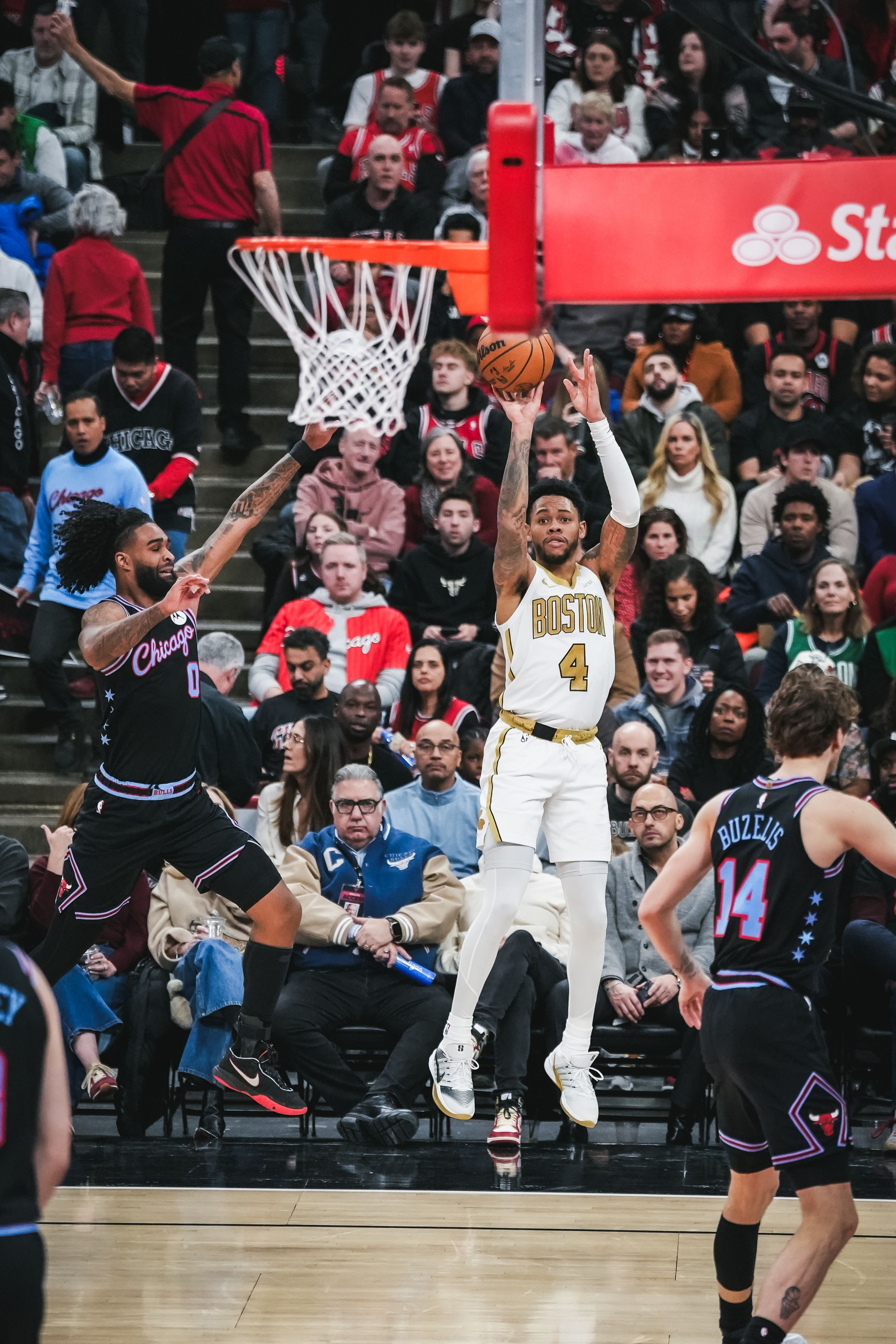 安西手递手接加尔扎传球，三分果断出手！75-73波士顿凯尔特人 ｜Differe