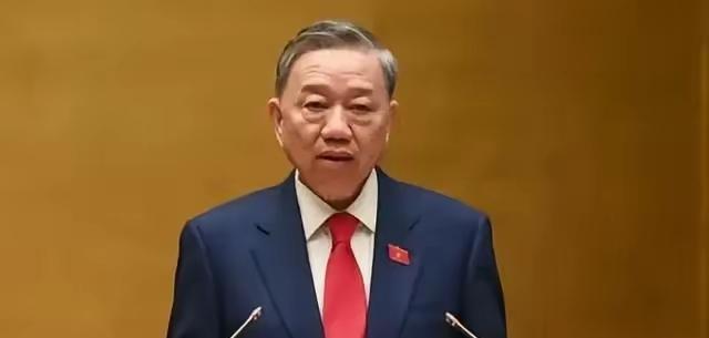越南政府宣布了
​越南政府最近出了个新规定，要求全国企业和老百姓都省着用电。为啥