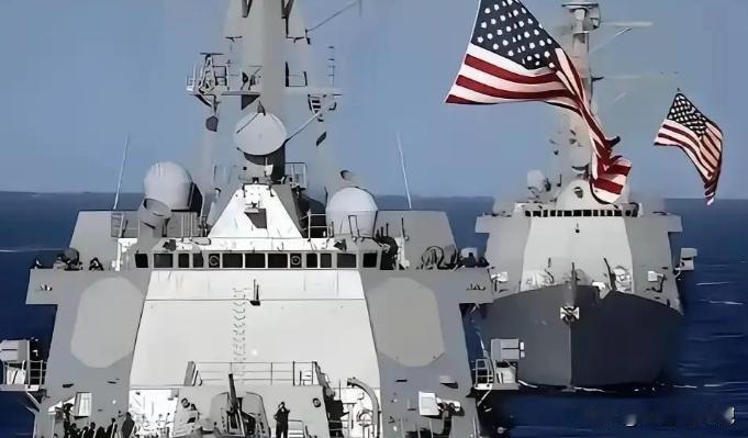 一艘俄罗斯油轮刚驶出黑海，北约三艘驱逐舰就突然逼近，结果，俄护卫舰直接开启雷达锁