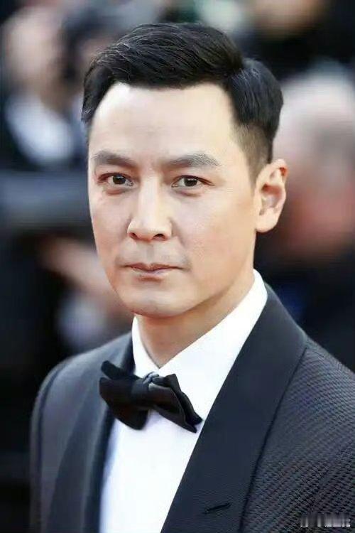 51岁吴彦祖：从顶流男神到跨界大佬，叔圈天菜谁的青春里没有被吴彦祖的颜值暴击过？