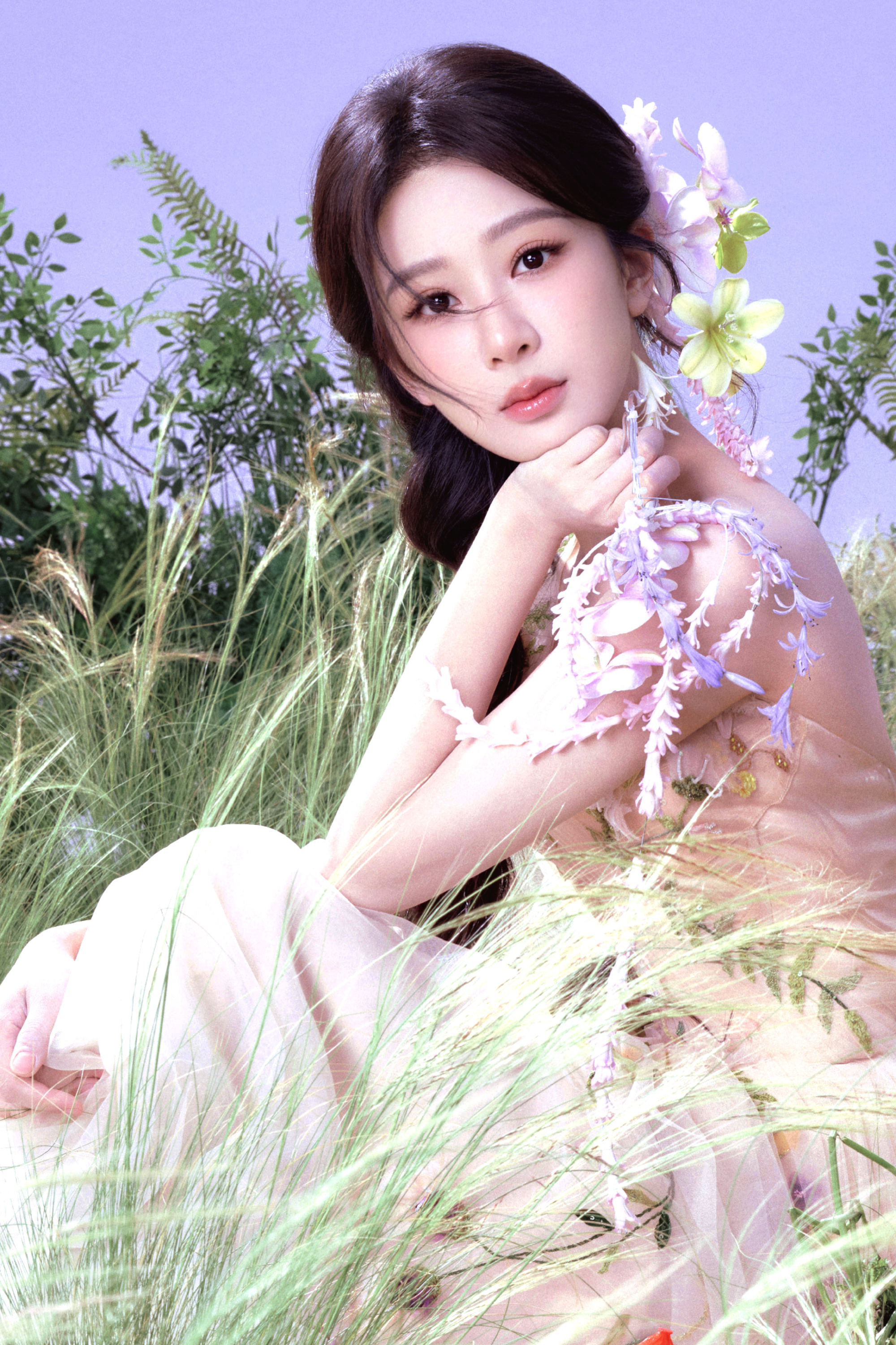 邵闯拍的花神杨紫 人生有许多事情，正如船后的波纹，总要过后才觉得美的家业