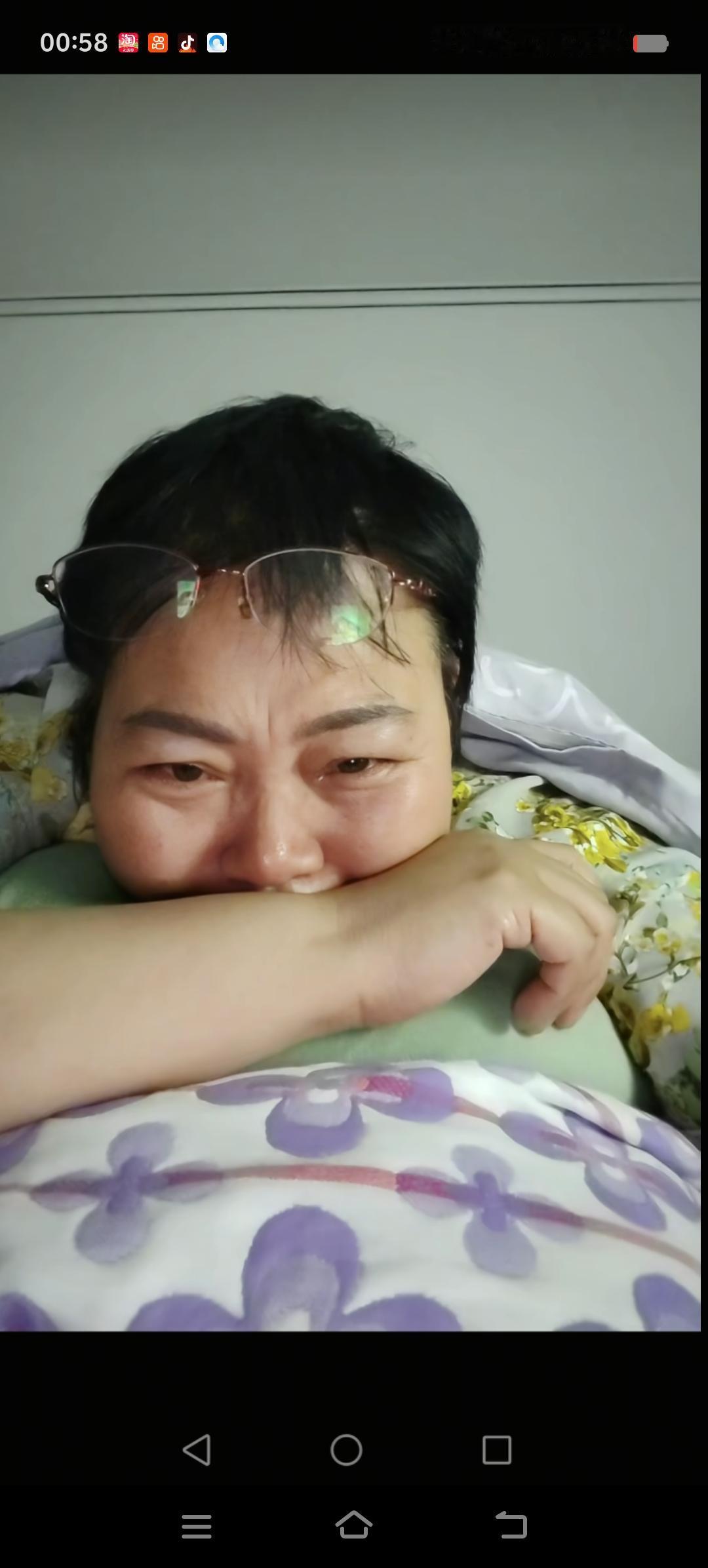 杨妞花始终没有对哑嫂的离开做出回应，而哑嫂则经常露个面证明自己的存在，她也被伤到