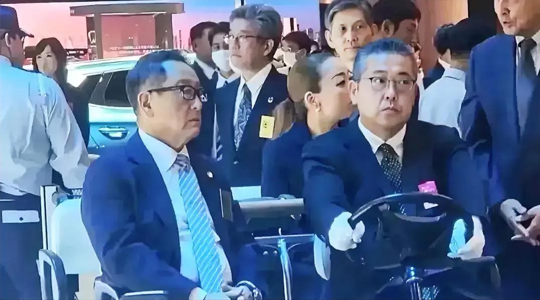时至今日居然还有人说国产车不行，别的不说。丰田章男算是见过大世面的吧？曾经满大街
