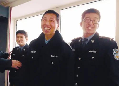 内贾德遇袭罗生门：卸任13年仍被盯上，中东信息战比炮火更狠！
 
一夜之间，伊朗