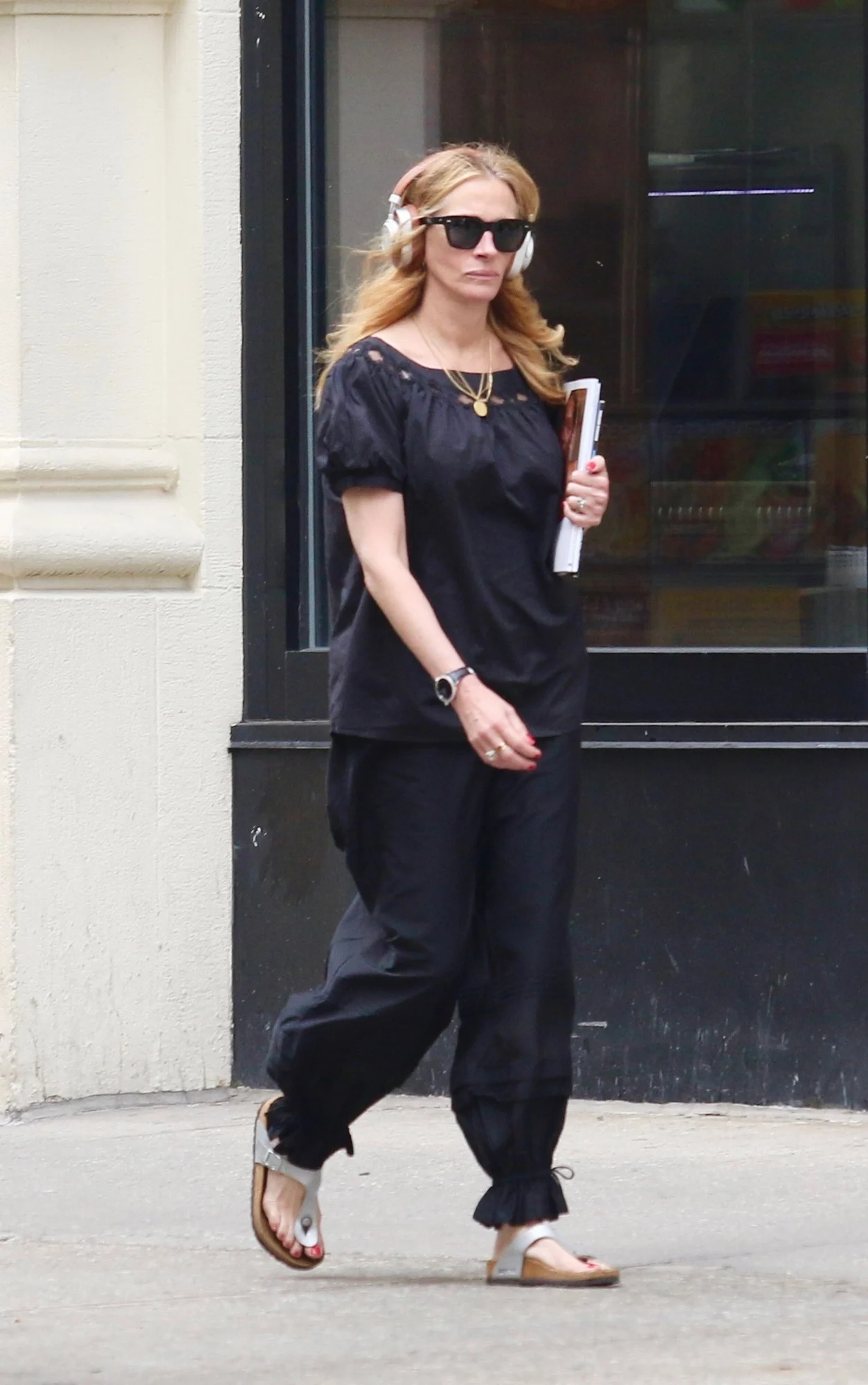 Julia Roberts 13日纽约外出 