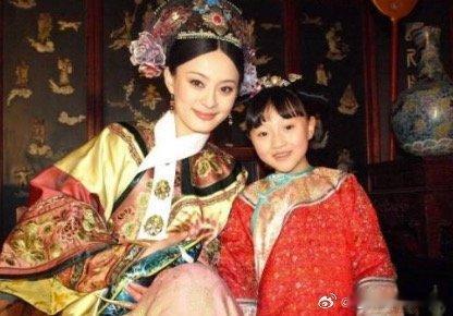 #谁家好节目第二期就杀青#我的电子榨菜不要这么快杀青啊，《甄嬛传》的姐姐们凑在一