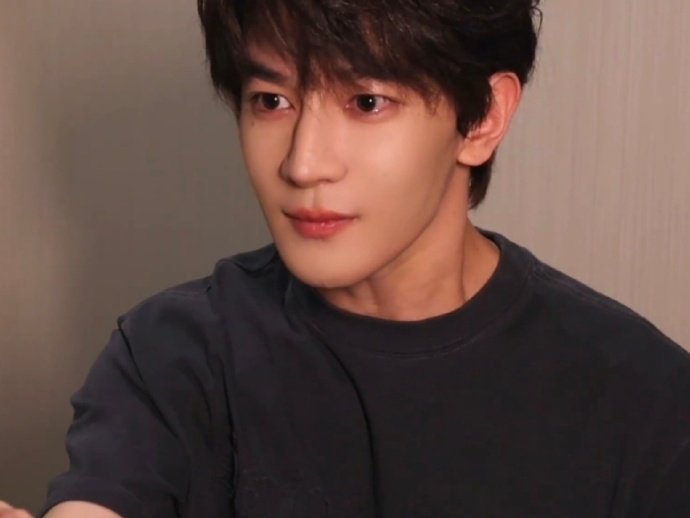 于正选角从来不是看流量于正发赵晴周柯宇试戏片段于正谈金吾不禁选角不盲目追流量，只