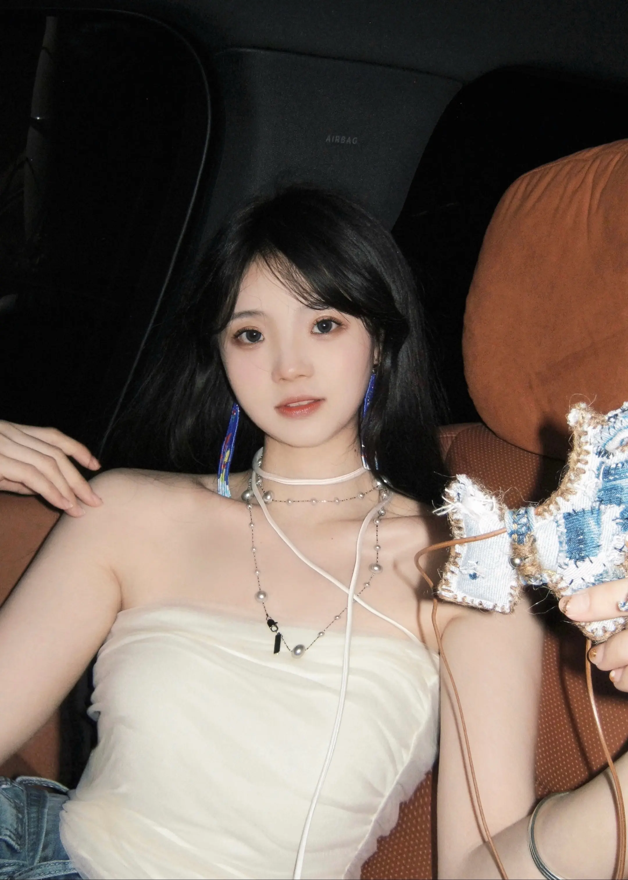 ੯‧̀͡⬮\ 我猜你应该是个model.