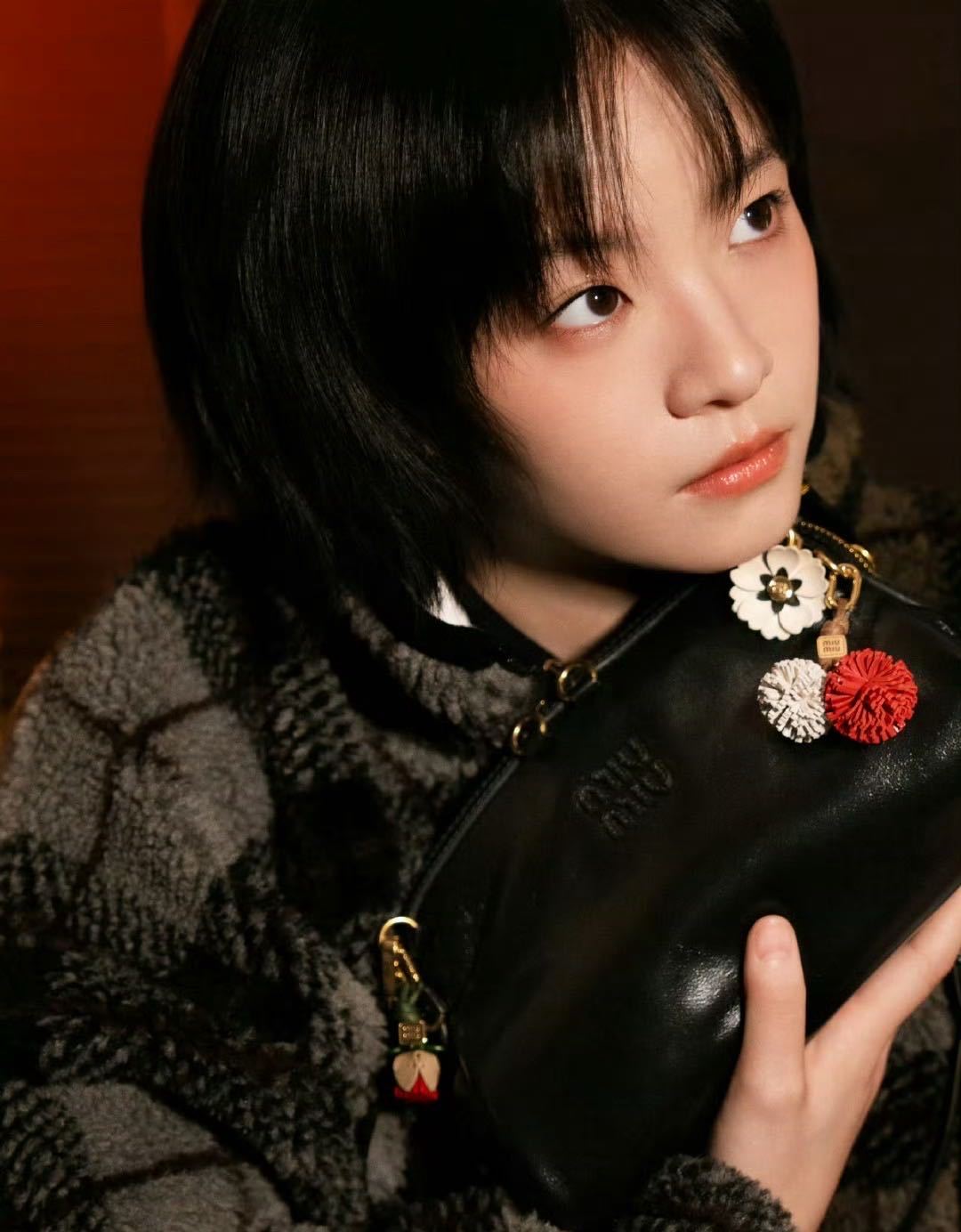 赵今麦刘浩存李庚希miumiu圣诞大片哇趣！miumiu最新大片来啦～大家都好美