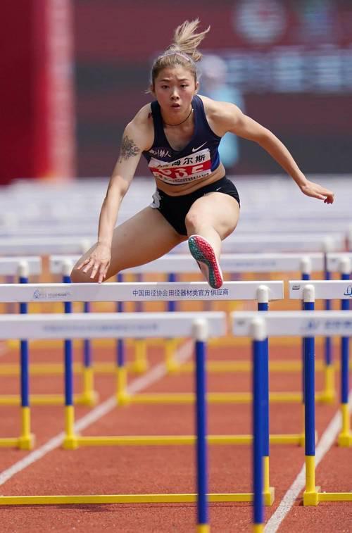 2026年3月12日，全国室内田径大奖赛成都站女子60米栏预赛中，四川名将吴艳妮