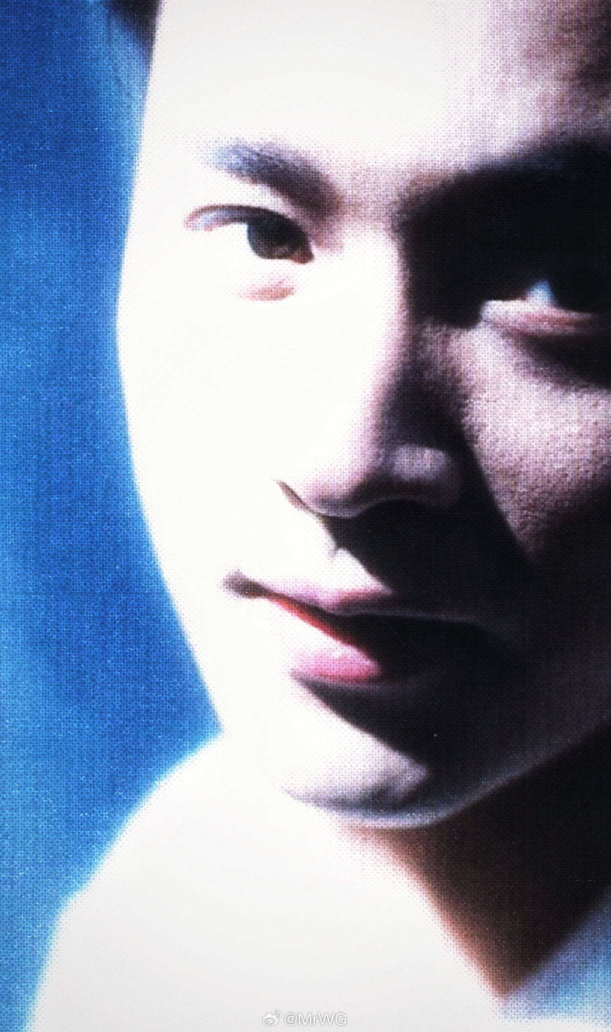 张国荣旧相簿子 乘一叶追忆的船，漫溯幽蓝的梦，去寻那个白衫如夏日云朵的少年，有他