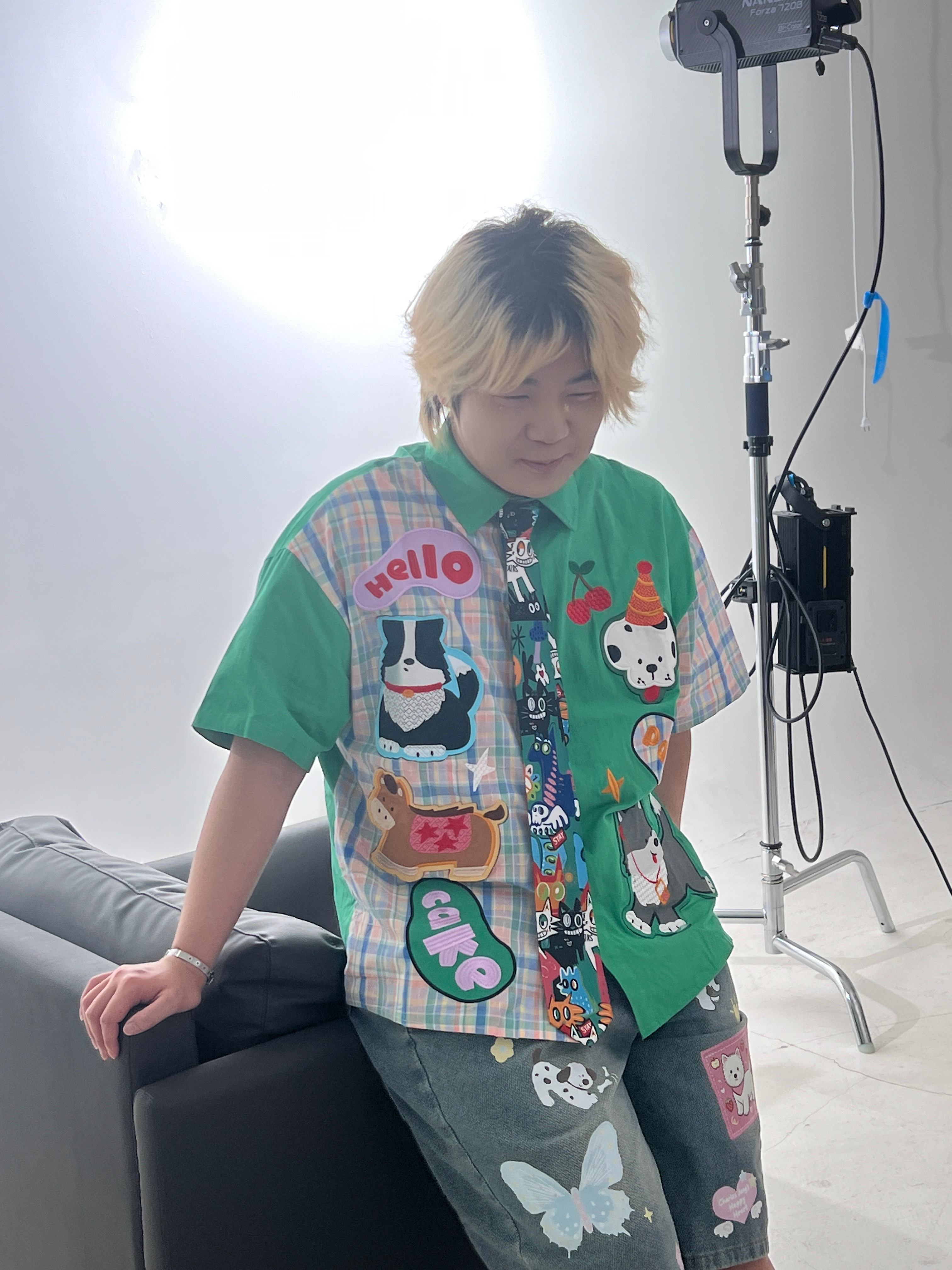 千禧风吹到了kpl奇妙日 [笑而不语] 就酱和hero回到千禧 面对拍摄还是有点