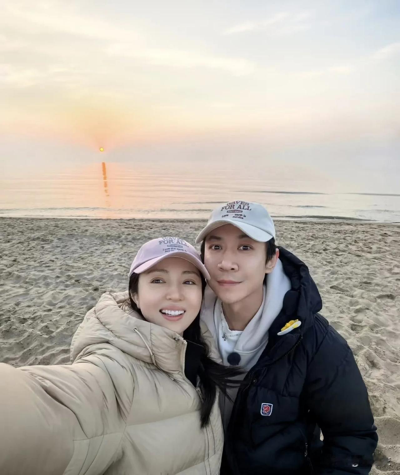这年头，张维伊的父母不在，他过年都不来往的亲戚，却因为他找了女明星，所以而一拥而