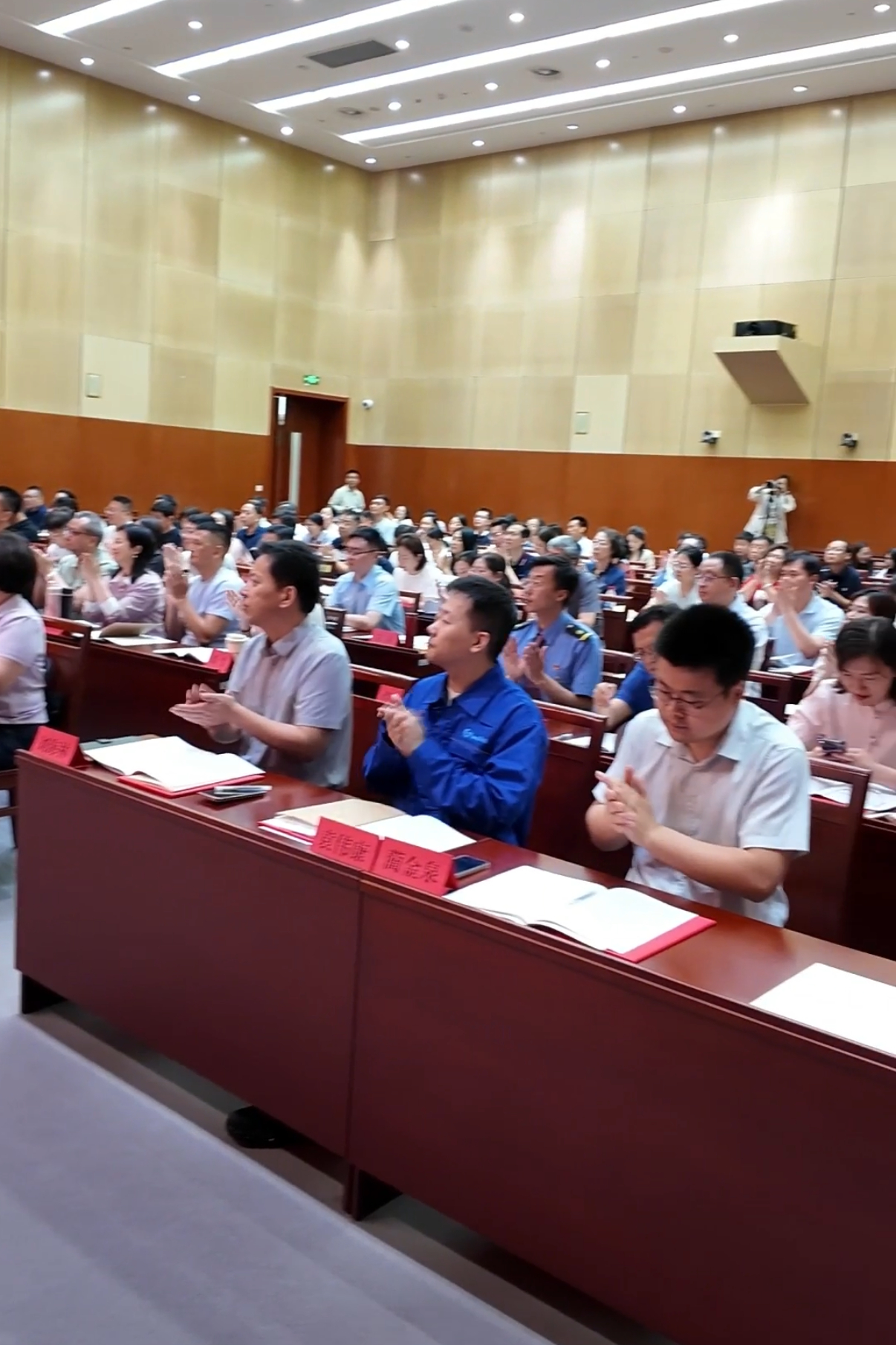 通往宣讲大师的天津劳模研学航班 6月9日，天津市总工会主办的劳模研学航班活动启幕