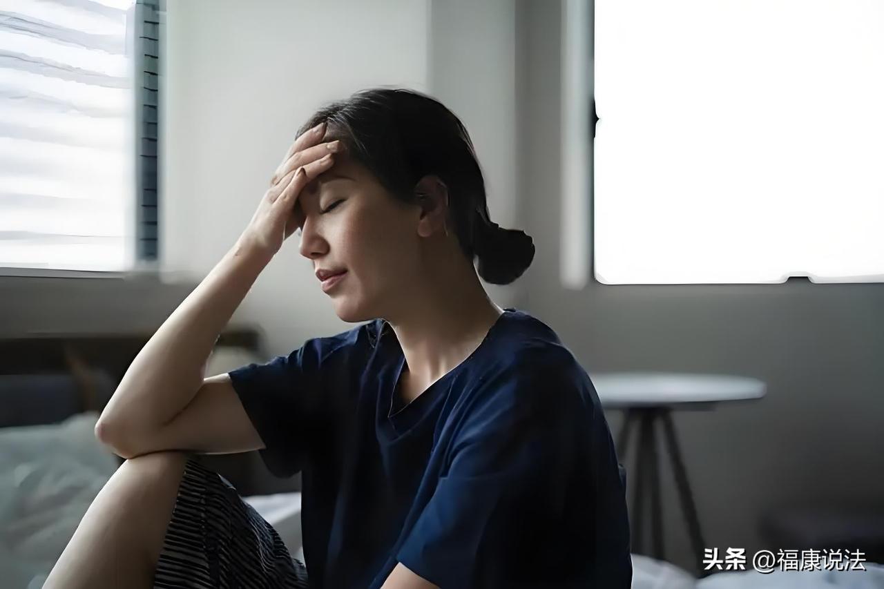浙江嘉兴，42岁女子发现银行卡、工资卡全被冻结，她想不通，称当初前夫要贷款50万