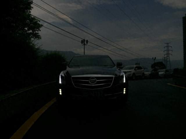 23.99万拿下凯迪拉克XT5 PHEV，对比同级别燃油版，可以怎么安排？