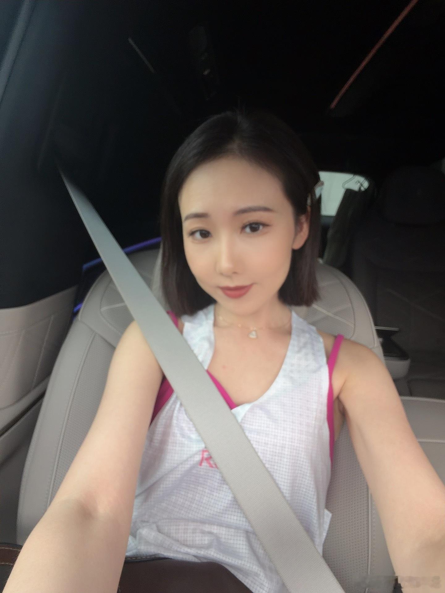 今天长这样 去找朋友们约球了 ​​​