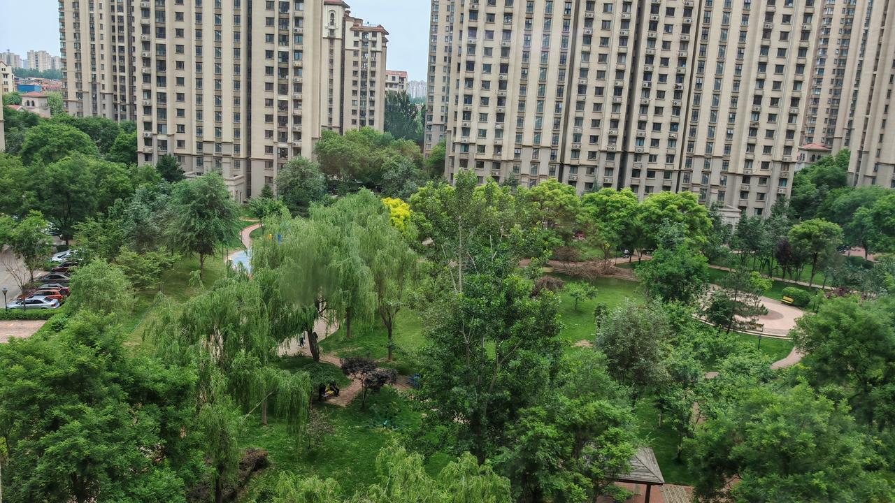 刚刚在网上读到一篇美化大厂回族自治县的文章，看后，我都想笑，“这也太能吹了”。