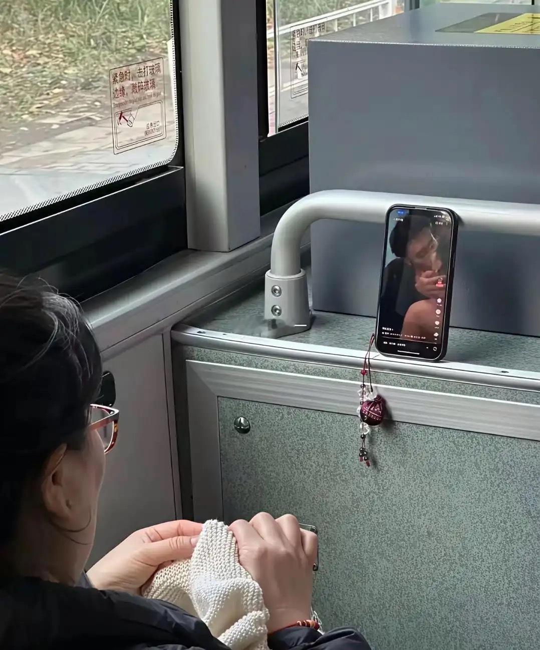 回家看不行吗？你这还挺潮的！ 