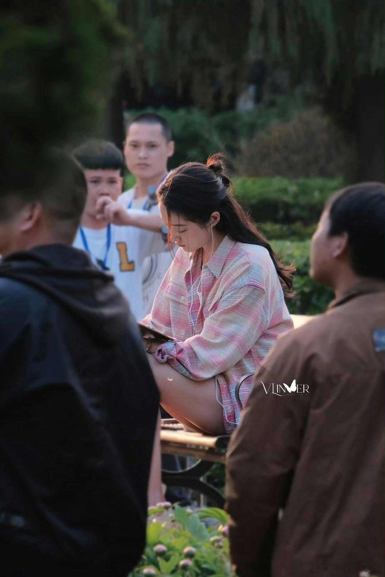 关晓彤苏知秋妆造关晓彤的创造真的是太惊艳了，知性又温柔把这个角色塑造得太好了，没