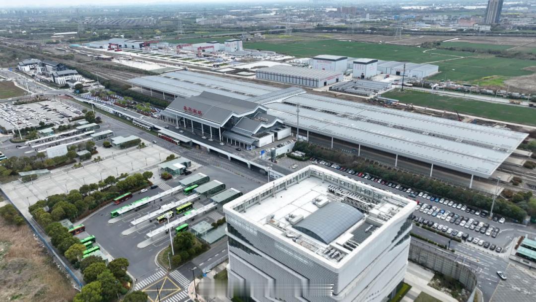 高铁头条【10台26线！长三角又一高铁枢纽大站要来了】6月16日，新建上海至杭州