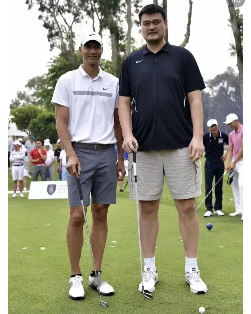 易建联宣布退役
21年坚守，历经篮球的低谷巅峰越过山丘，运动的尽头是高尔夫祝福阿