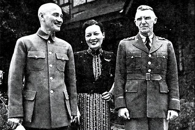 宋美龄亲自“挖”来的猛人！
陈纳德一招打爆日军，日本人懵了
陈纳德来到中国后，与