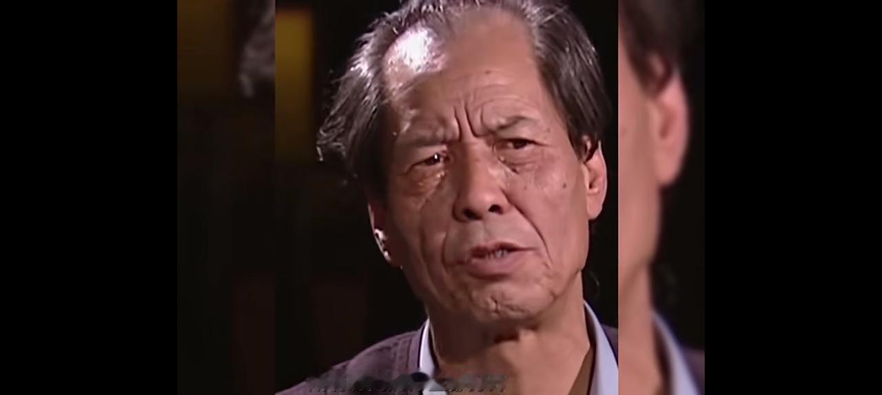 老陈讲自己独特的过年。
那天他一个人，顺着霸河滩走了好远。冷风吹在头上，他内心一