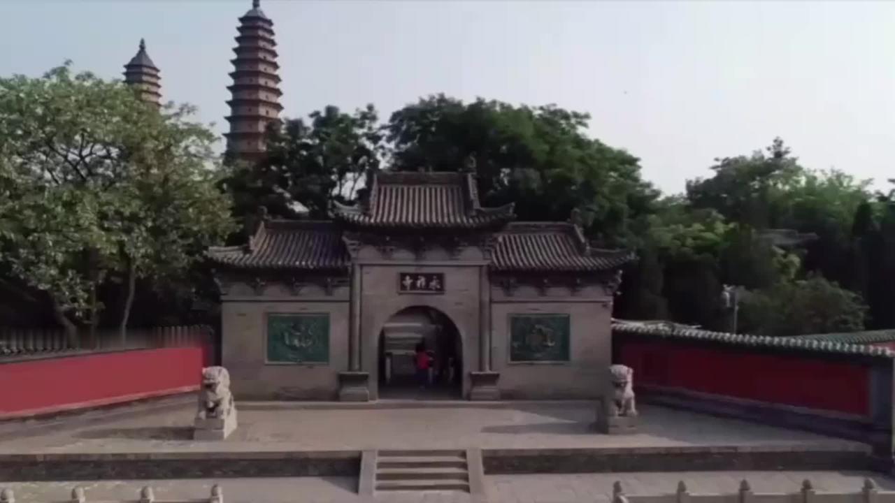 八千斤铜钟被三拳砸碎，李元霸让杨广看清谁在装神弄鬼



杨广把李元霸叫到晋阳宫