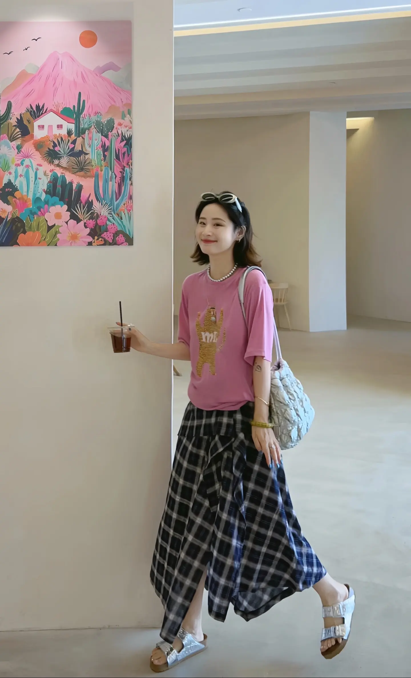 简简单单过夏天。穿穿彩色的T恤和半裙~ 我的夏天来咯！！