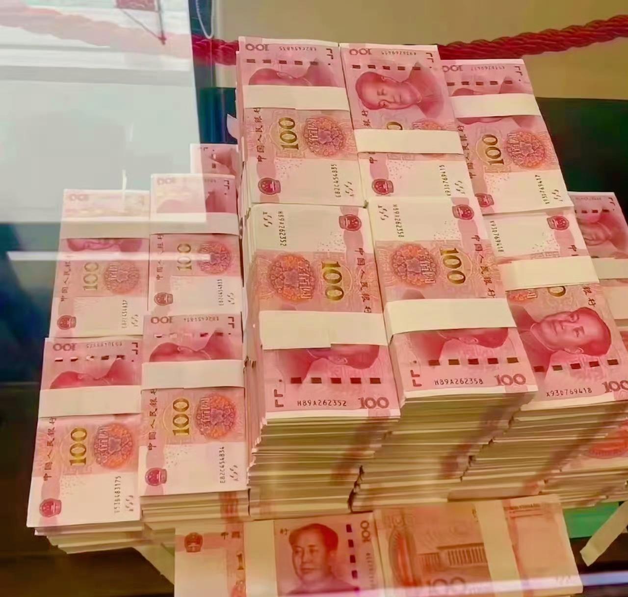 发现身边出现了四个反常现象：

1、现在钱不好赚了。
2、嫖娼的也少了，甚至几乎