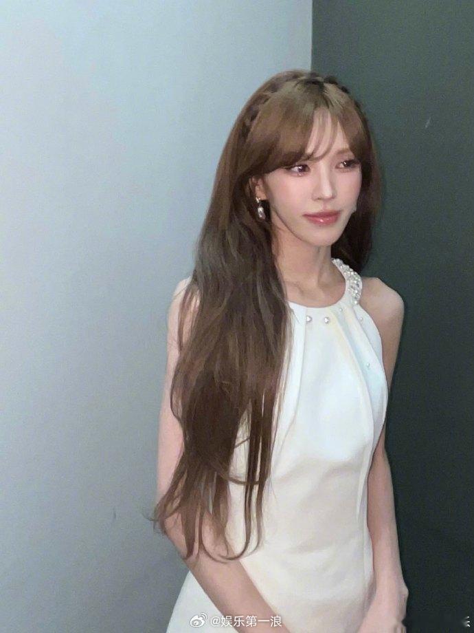 Wendy太瘦了Wendy有腹肌 近日被热议的Wendy状态，露出的胳膊和腿都太