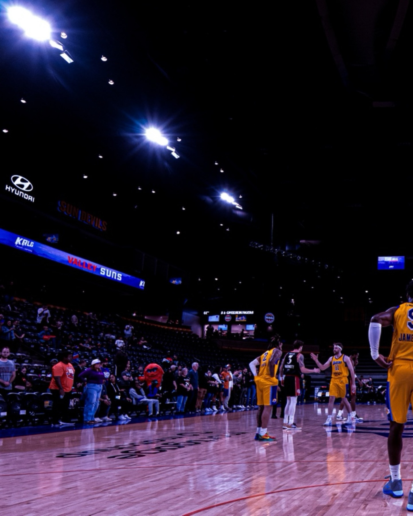 布朗尼·詹姆斯🤴🏿布朗尼詹姆斯洛杉矶湖人