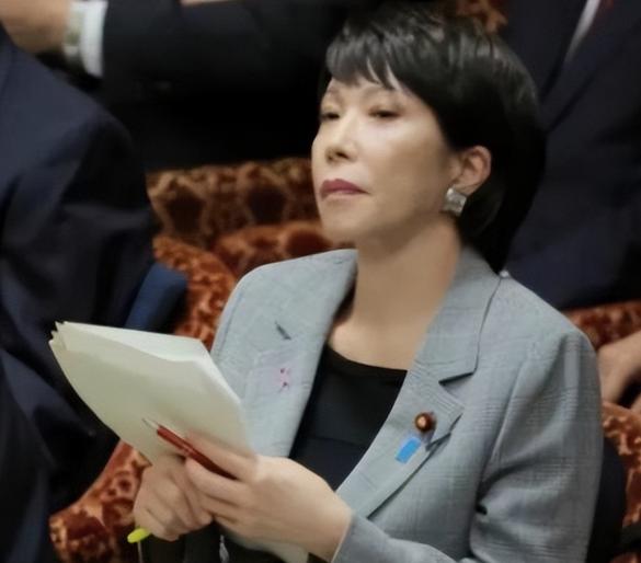 一个带刀闯中国大使馆的日本军官，居然硬生生被拖了四个月才被起诉。日方非说要给他做