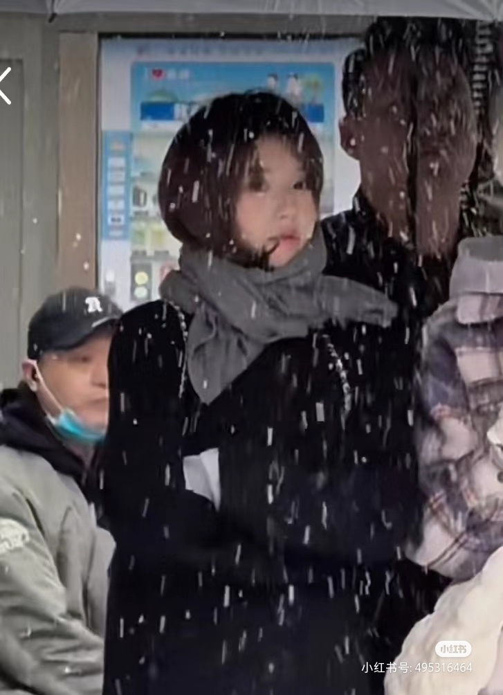 阮妤很符合我对女神的印象，轻轻松松毫不费力的美感，那种随便找根笔挽一下头发都一股