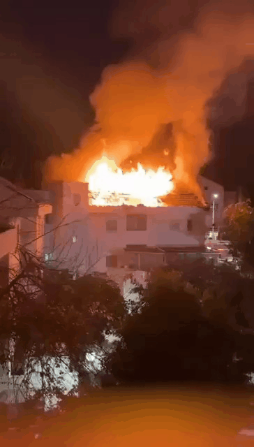 🔥🇮🇱昨夜的特拉维夫热浪灼人，但却远不及上帝将把内塔尼亚胡送去的那处地方炽