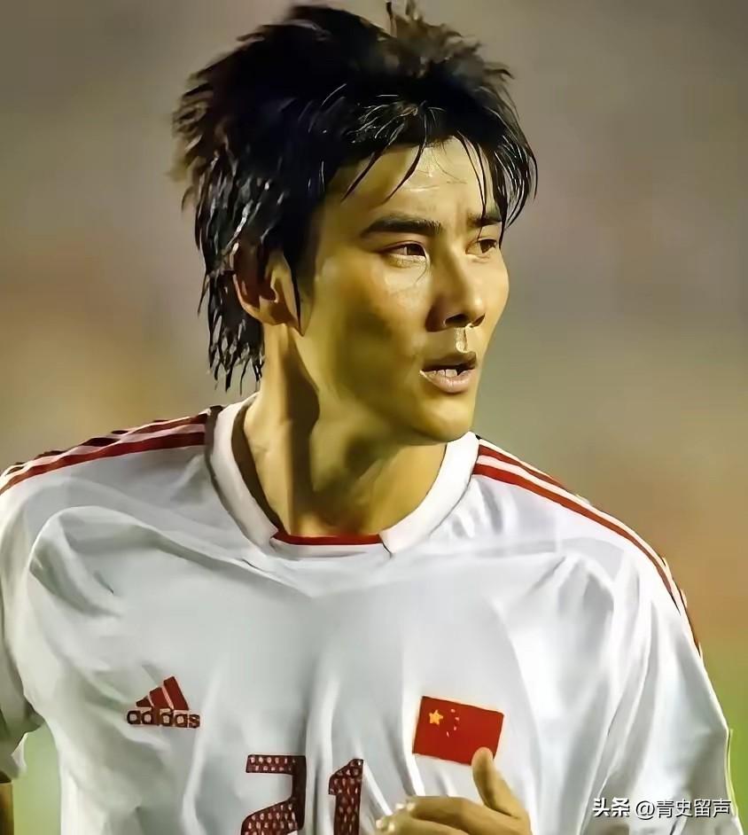 万万没想到！国足第一美男子李明也栽了，如此相貌堂堂、英气逼人的“中国小贝”竟然也
