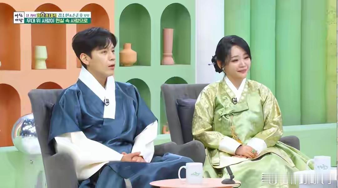 韩国女星金素贤证实：结婚15年从未让演员丈夫看过自己素颜模样 