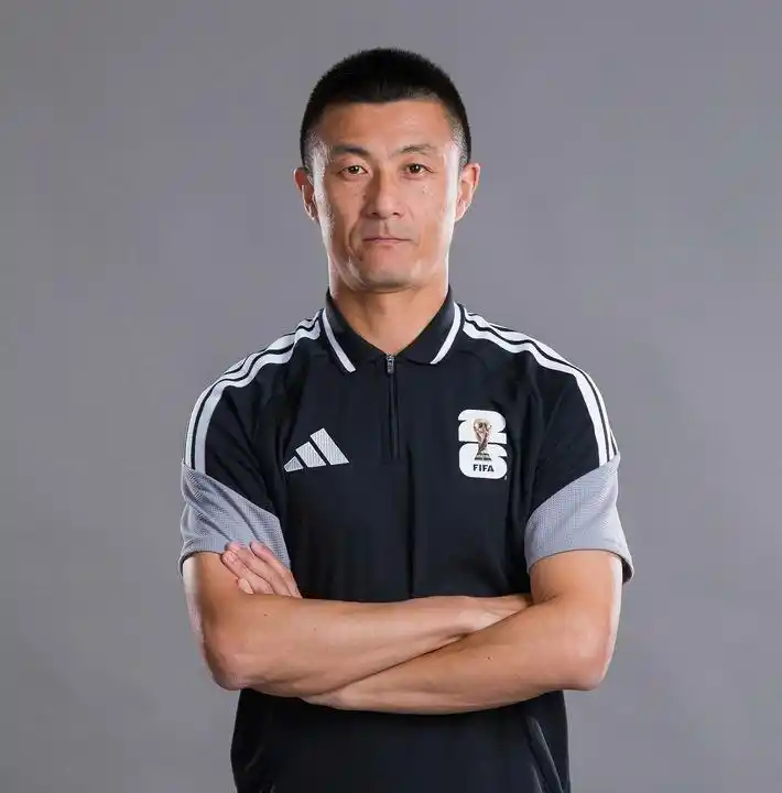 【#马宁结束美加墨世界杯执裁任务#】据记者多方证实，国际足联12日确定了美加墨世
