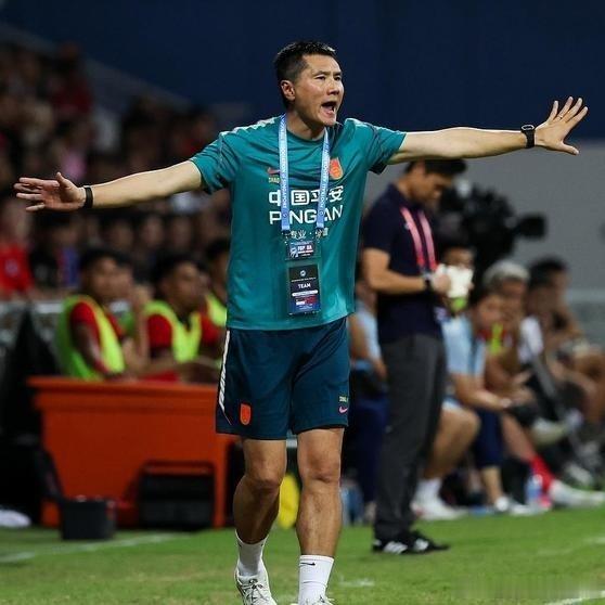 《踢成0-0！国足打平泰国不可怕，可怕的是邵佳一赛后发言，只说咱们“欠缺运气”，