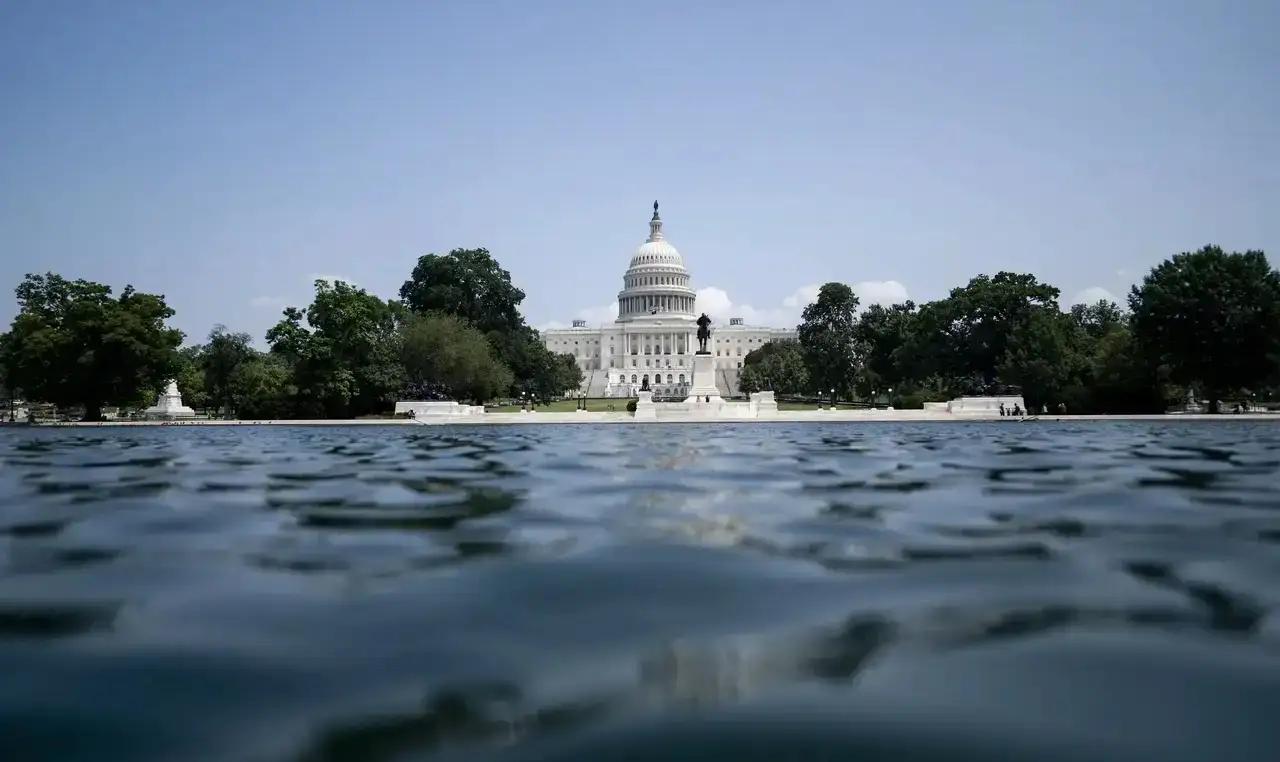 2月7日，美国国会众议院中国问题特别委员会称，中国在不受“任何约束力协议”约束的