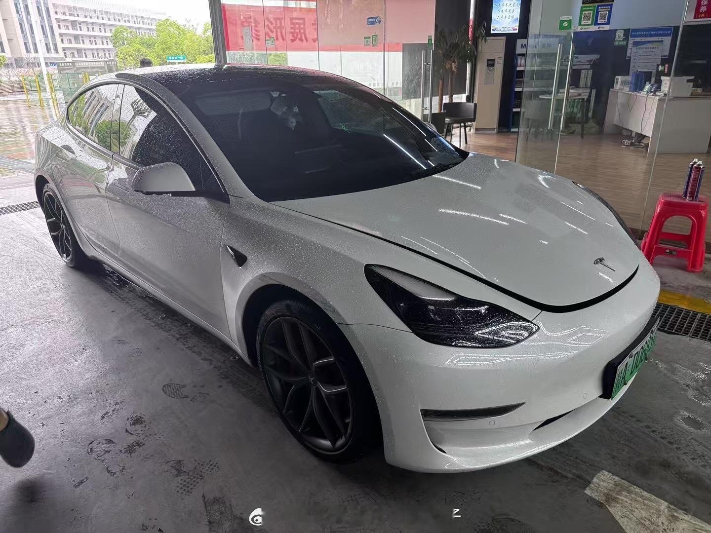 22年特斯拉Model 3 Performante白外、8万公里、换一个后叶子板