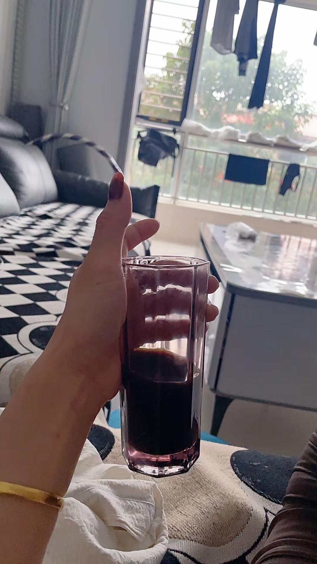 和有情有义的人相处，是人生中难得可贵的事情