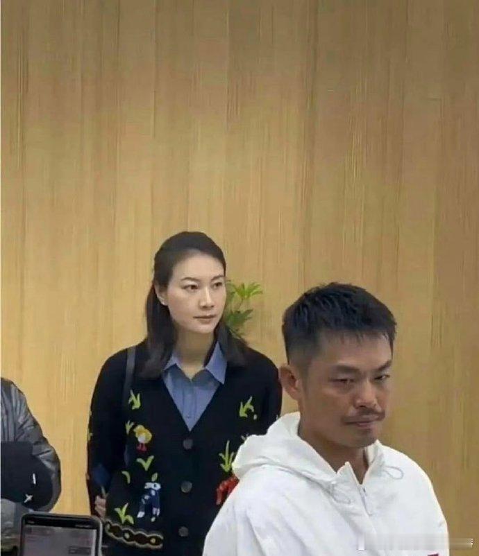 林丹与谢杏芳如今的生活状况，把中国式夫妻关系展现得淋漓尽致！ 