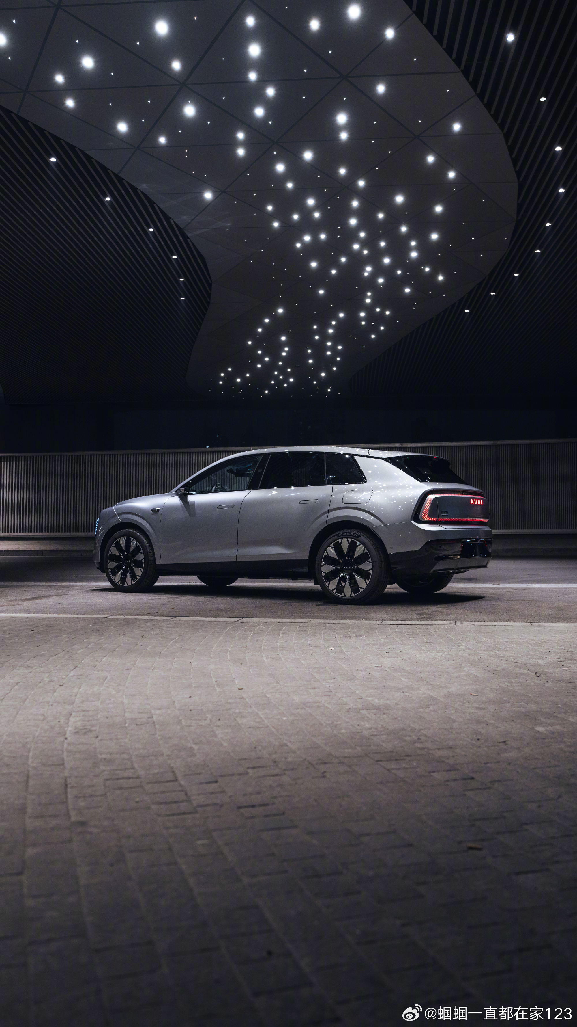 奥迪登顶亚洲山脊赛道最速SUV如何才能证明自己车型操控性好?那就是跑各种赛道。如