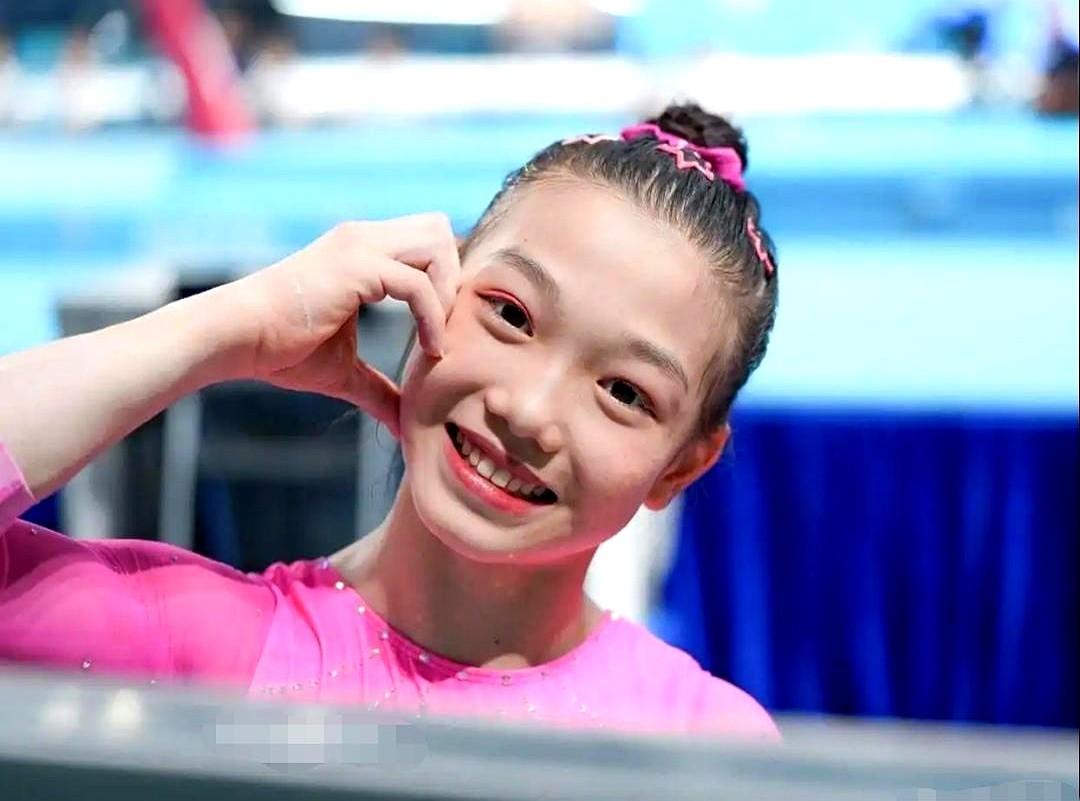 全运会结束了，
印象里全是那个叫柯沁沁的小姑娘，她在场上完成了一套又一套行云流水