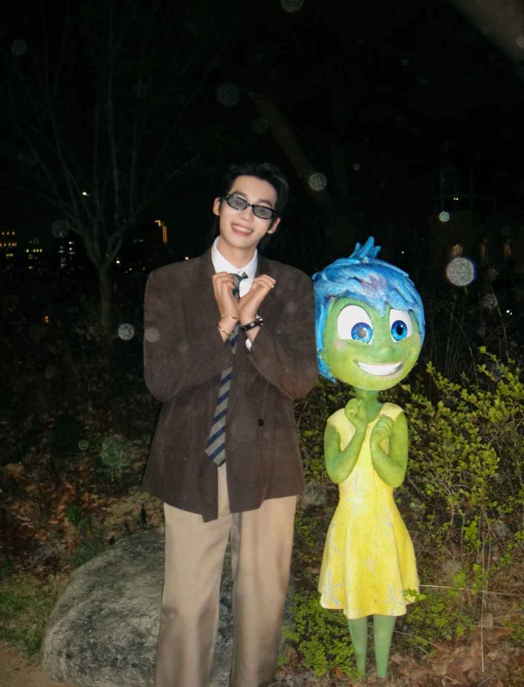 于适的一组日常～“揽一怀春风与暮色🌸将春天揣进口袋，悄悄打包带走✨” 